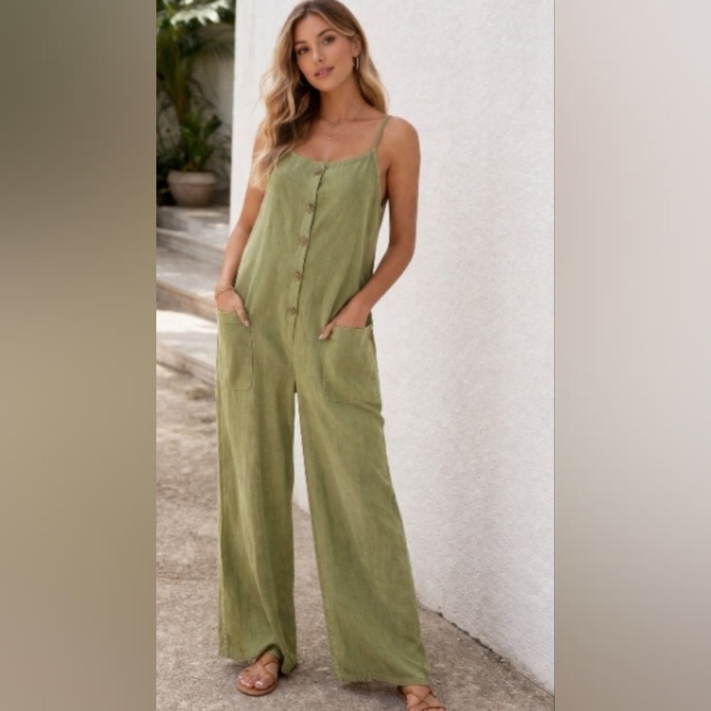 Billabong Woman's Relaxed Fit Jumpsuit. Like New. Size S.
